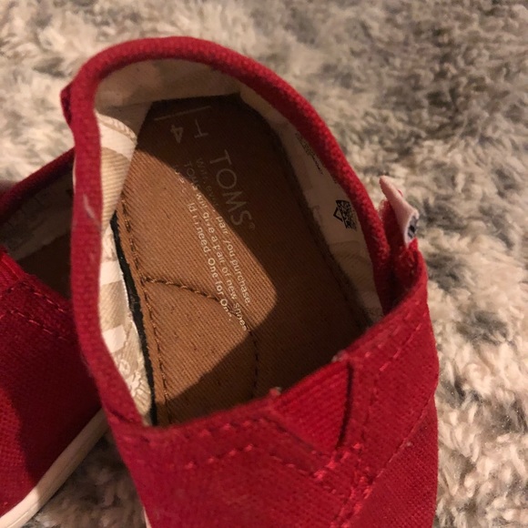 Toms - Picture 3 of 4